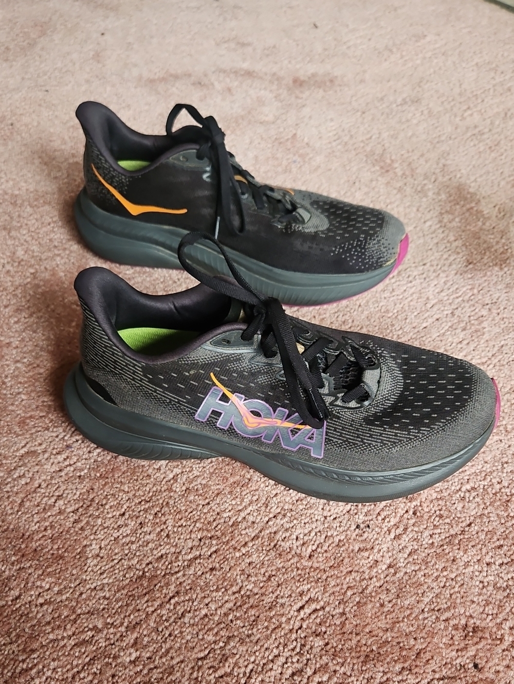Women's Hoka Mach 6 Black Running Shoes, Size 7.5